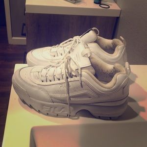 Fila thick soled walking shoes